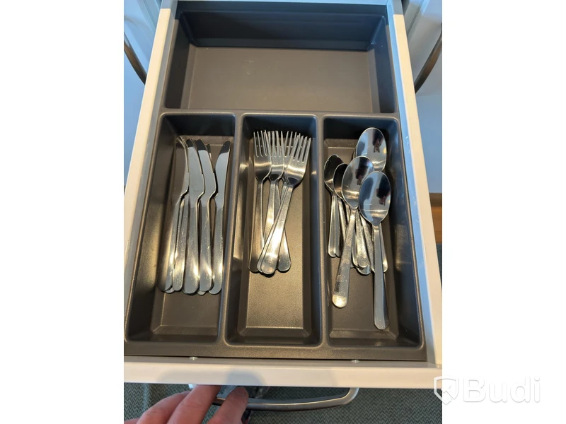 Inventarier till fullt möblerad trerummare - se alla bilder för komplett innehåll