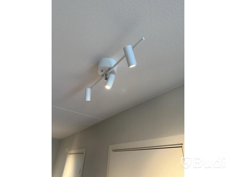 Inventarier till fullt möblerad trerummare - se alla bilder för komplett innehåll