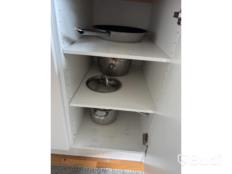 Inventarier till fullt möblerad trerummare - se alla bilder för komplett innehåll