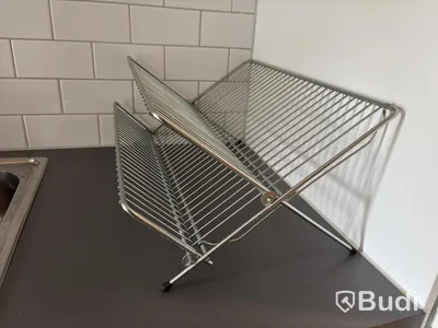 Inventarier till fullt möblerad enrummare - se alla bilder för komplett innehåll