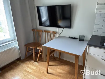 Inventarier till fullt möblerad enrummare - se alla bilder för komplett innehåll