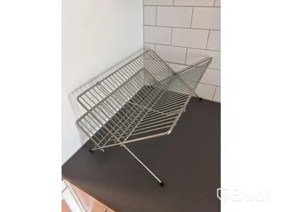 Inventarier till fullt möblerad enrummare - se alla bilder för komplett innehåll