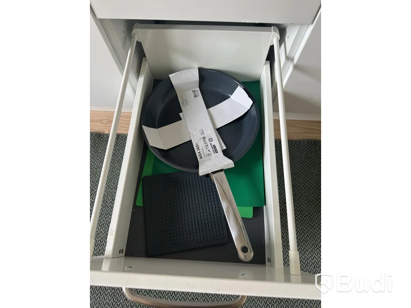 Inventarier till fullt möblerad trerummare - se alla bilder för komplett innehåll