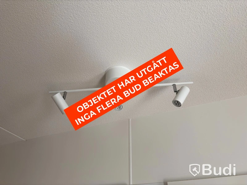 Inventarier till fullt möblerad enrummare - se alla bilder för komplett innehåll