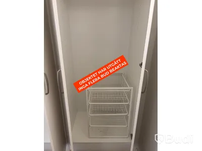 Inventarier till fullt möblerad enrummare - se alla bilder för komplett innehåll