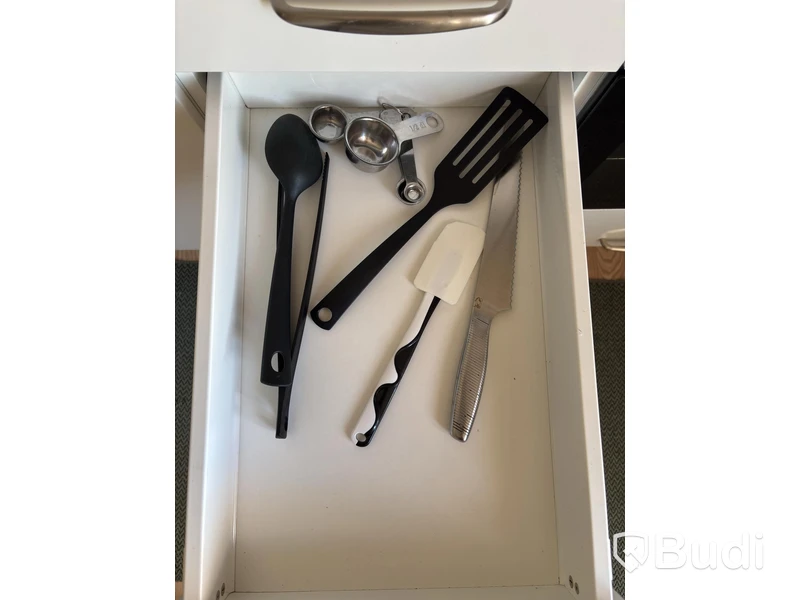 Inventarier till fullt möblerad fyrrummare - se alla bilder för komplett innehåll
