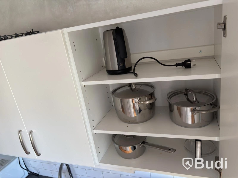 Inventarier till fullt möblerad fyrrummare - se alla bilder för komplett innehåll