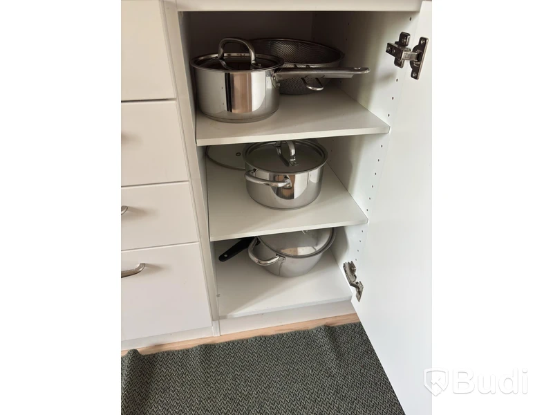 Inventarier till fullt möblerad trerummare - se alla bilder för komplett innehåll
