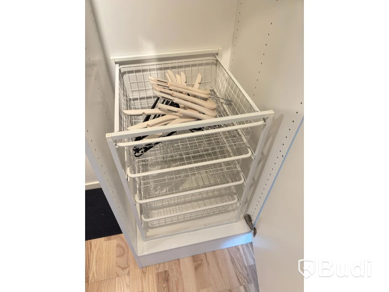 Inventarier till fullt möblerad trerummare - se alla bilder för komplett innehåll