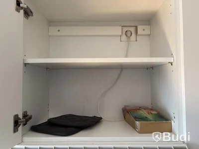 Inventarier till fullt möblerad enrummare - se alla bilder för komplett innehåll
