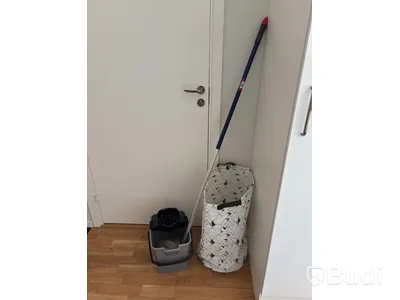Inventarier till fullt möblerad enrummare - se alla bilder för komplett innehåll