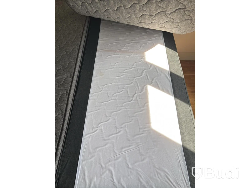 Contents of a fully furnished three-room apartment - see all photos for full contents