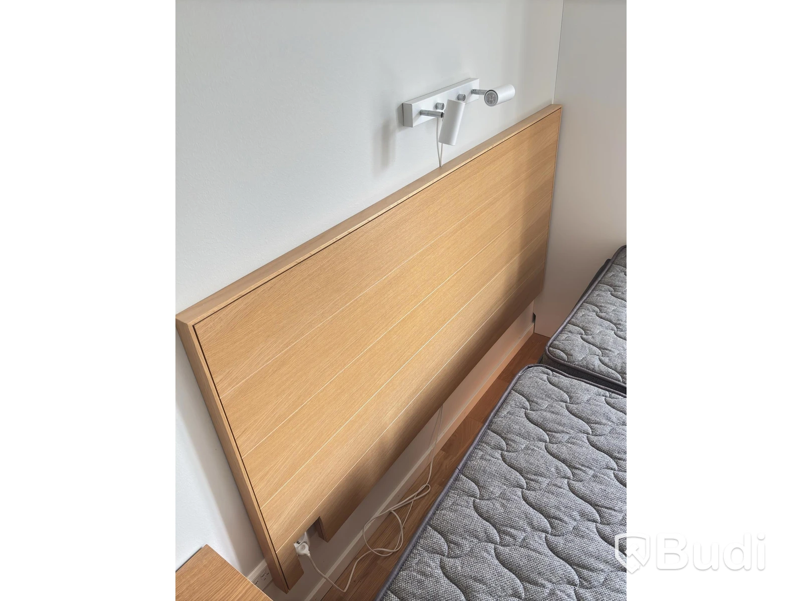 Contents of a fully furnished three-room apartment - see all photos for full contents