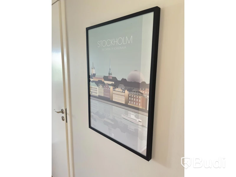 Contents of a fully furnished three-room apartment - see all photos for full contents