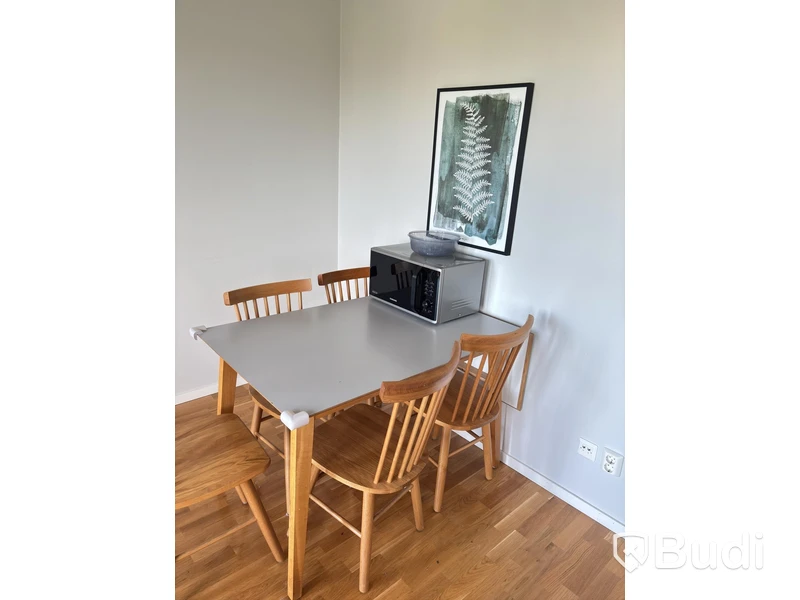 Contents of a fully furnished three-room apartment - see all photos for full contents