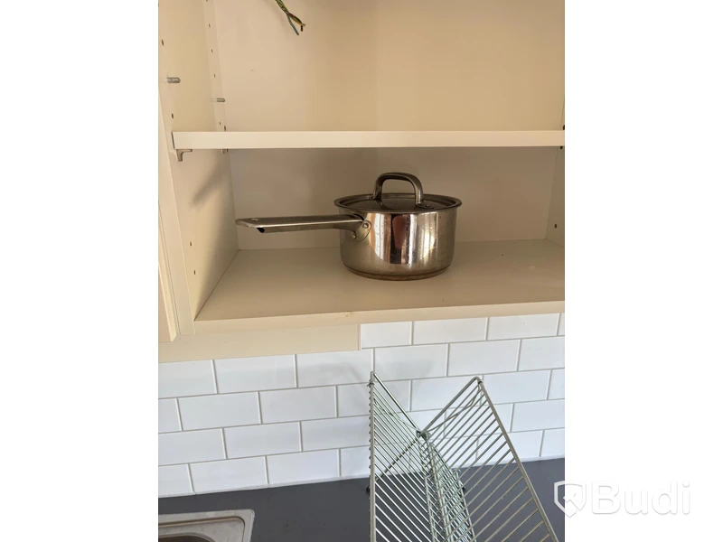 Contents of a fully furnished three-room apartment - see all photos for full contents