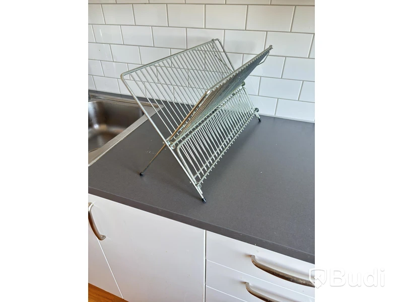 Contents of a fully furnished three-room apartment - see all photos for full contents