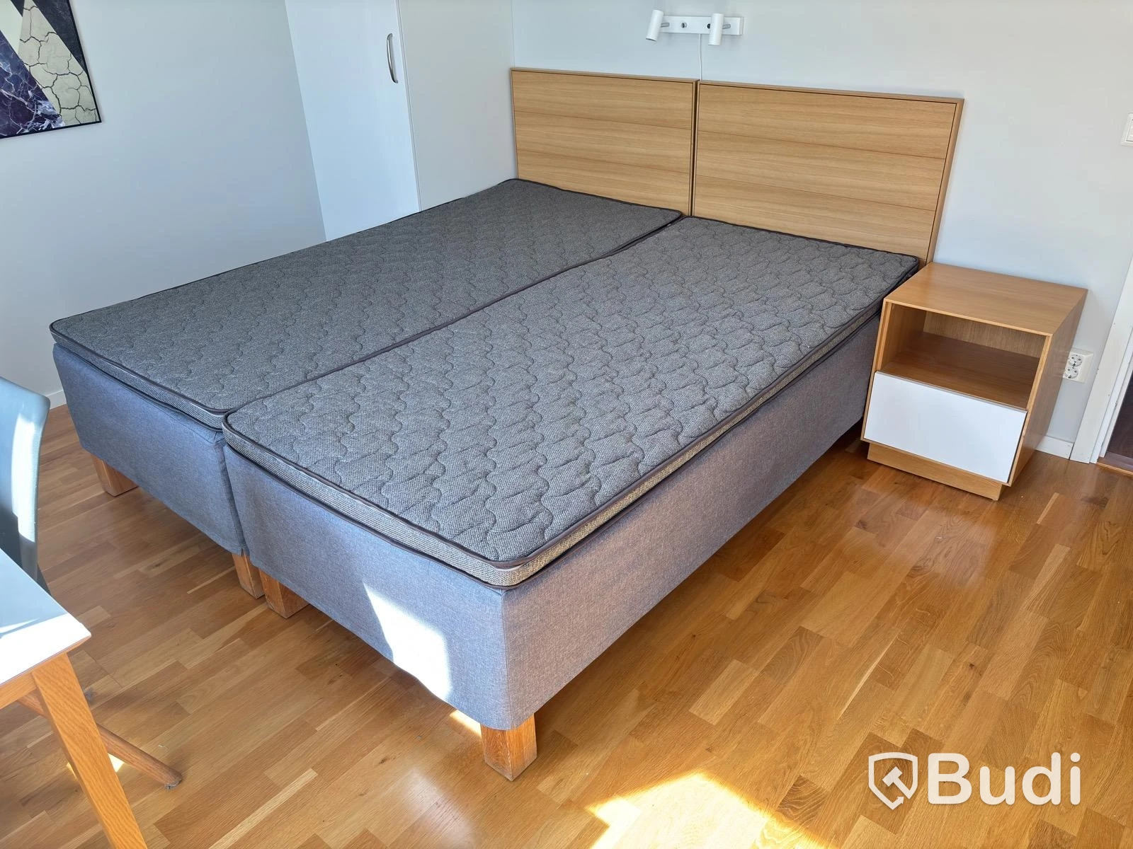 Contents of a fully furnished three-room apartment - see all photos for full contents