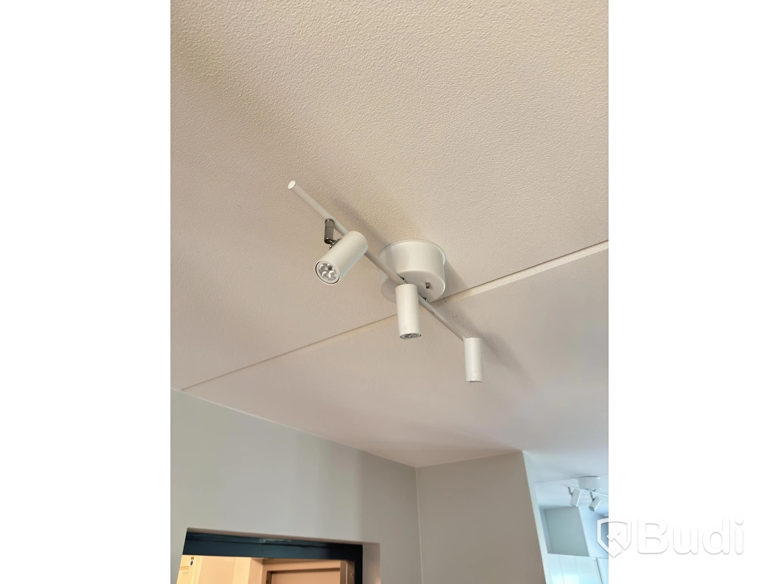 Contents of a fully furnished three-room apartment - see all photos for full contents