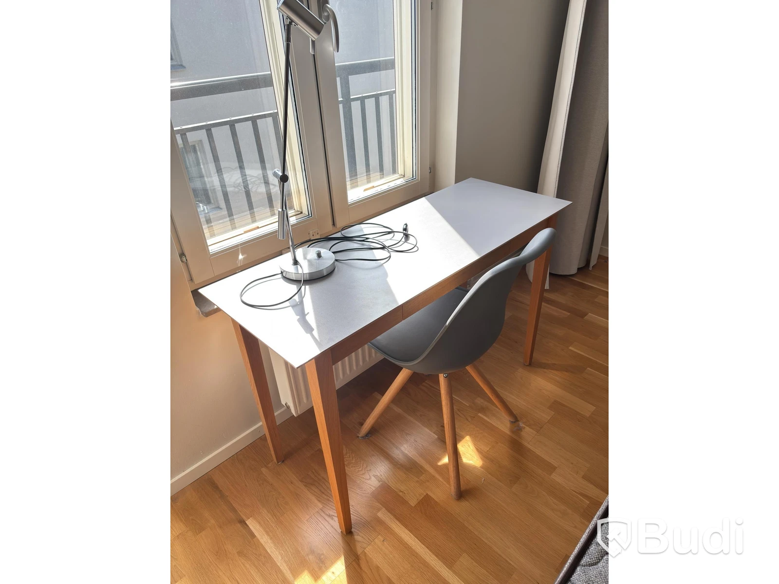 Contents of a fully furnished three-room apartment - see all photos for full contents