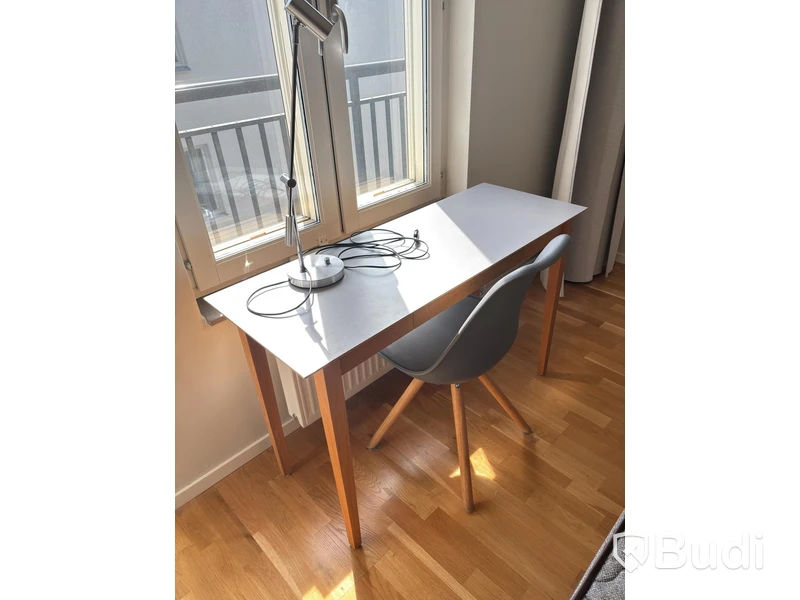Contents of a fully furnished three-room apartment - see all photos for full contents