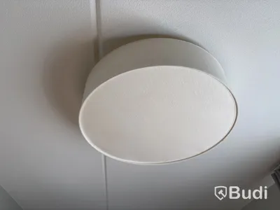 Inventarier till fullt möblerad enrummare - se alla bilder för komplett innehåll
