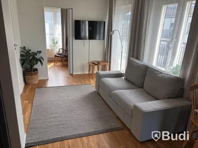 Inventarier till fullt möblerad enrummare - se alla bilder för komplett innehåll