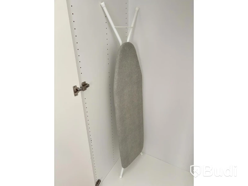 Contents of a fully furnished four-room apartment - see all images for complete contents