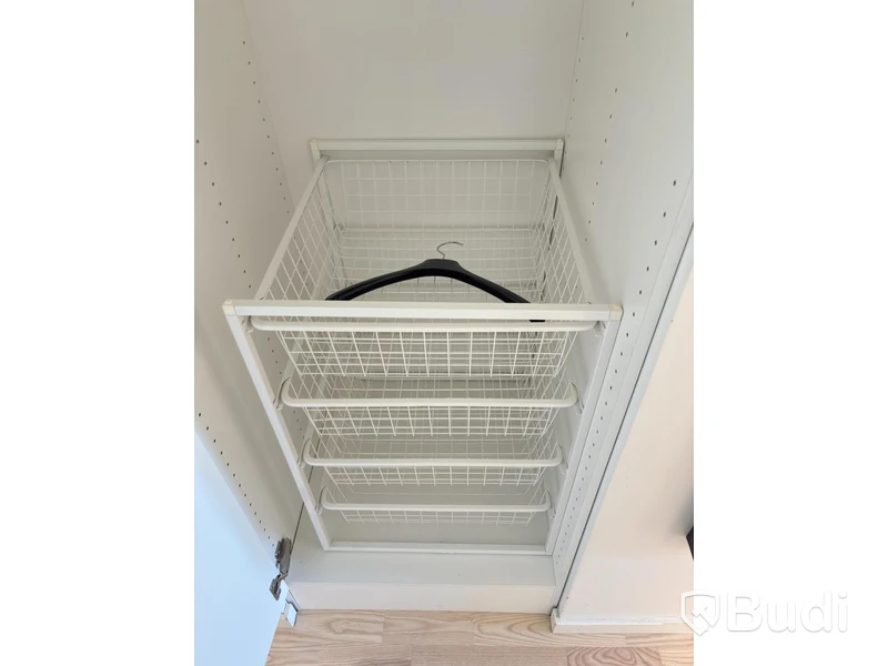 Contents of a fully furnished four-room apartment - see all images for complete contents