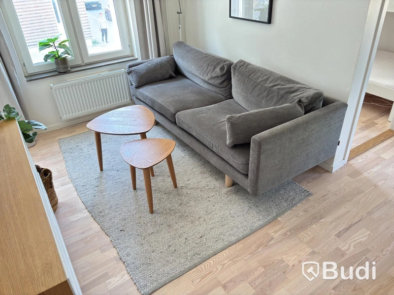 Contents of a fully furnished four-room apartment - see all images for complete contents