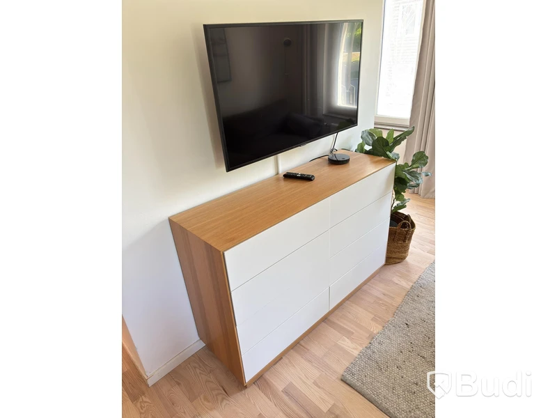 Contents of a fully furnished four-room apartment - see all images for complete contents