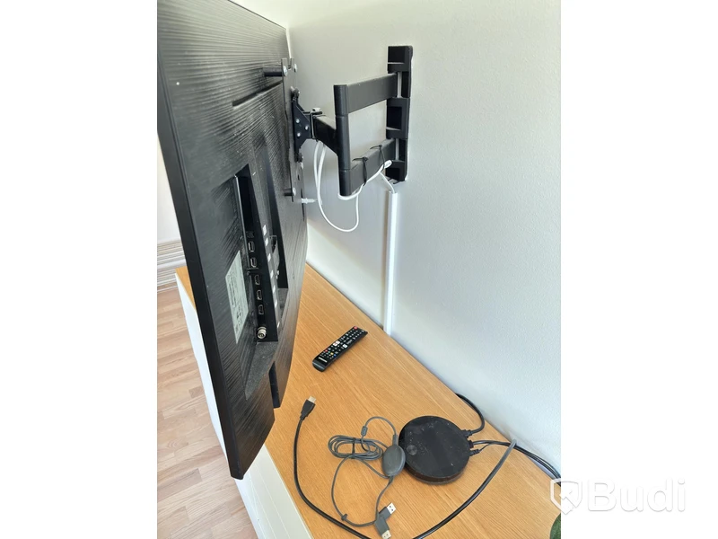 Contents of a fully furnished four-room apartment - see all images for complete contents