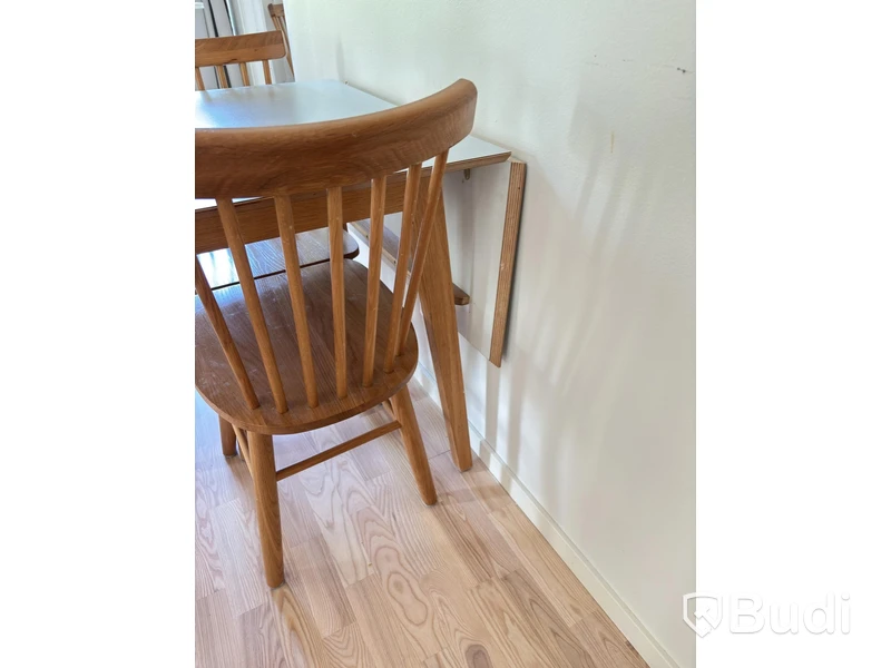 Contents of a fully furnished four-room apartment - see all images for complete contents