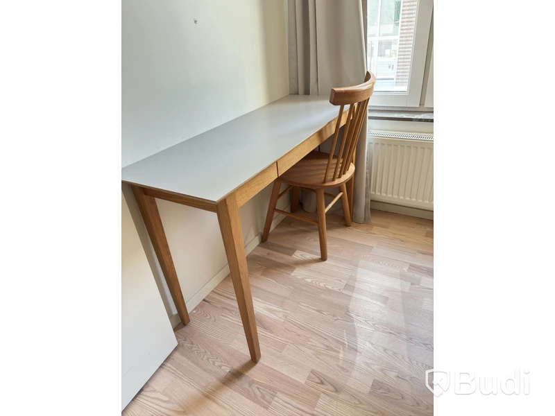 Contents of a fully furnished four-room apartment - see all images for complete contents