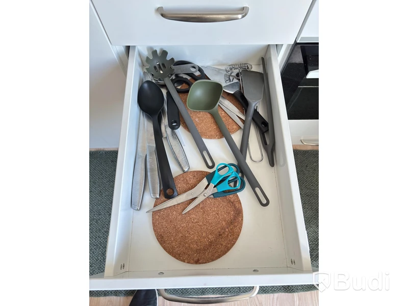 Contents of a fully furnished four-room apartment - see all images for complete contents