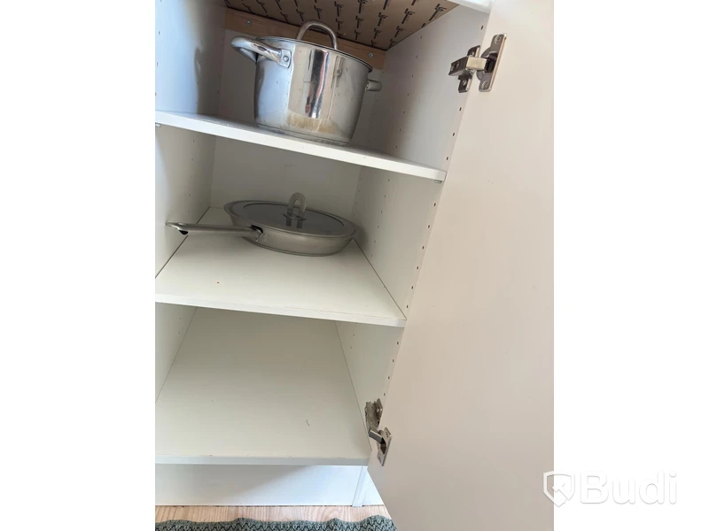 Contents of a fully furnished four-room apartment - see all images for complete contents