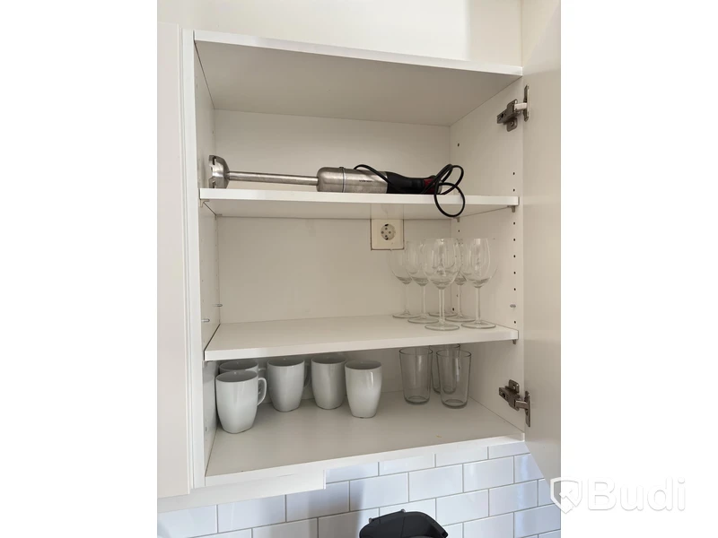 Contents of a fully furnished four-room apartment - see all images for complete contents