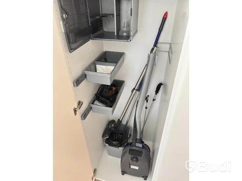 Contents of a fully furnished four-room apartment - see all images for complete contents