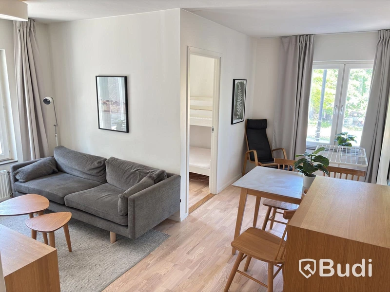 Contents of a fully furnished four-room apartment - see all images for complete contents