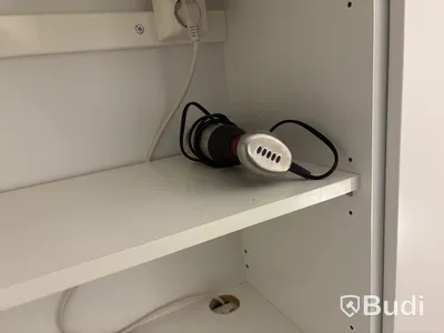 Inventarier till fullt möblerad enrummare - se alla bilder för komplett innehåll