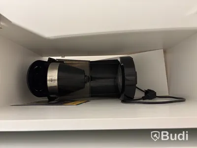 Inventarier till fullt möblerad enrummare - se alla bilder för komplett innehåll