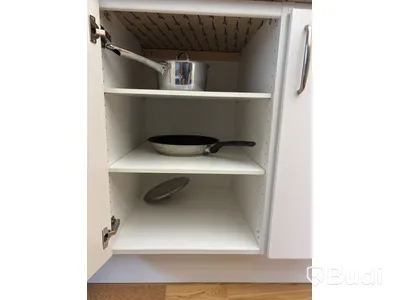 Inventarier till fullt möblerad enrummare - se alla bilder för komplett innehåll