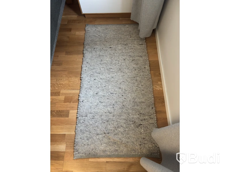 Inventarier till fullt möblerad enrummare - se alla bilder för komplett innehåll