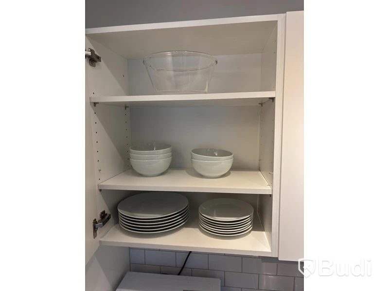 Inventarier till fullt möblerad tvårummare - se alla bilder för komplett innehåll