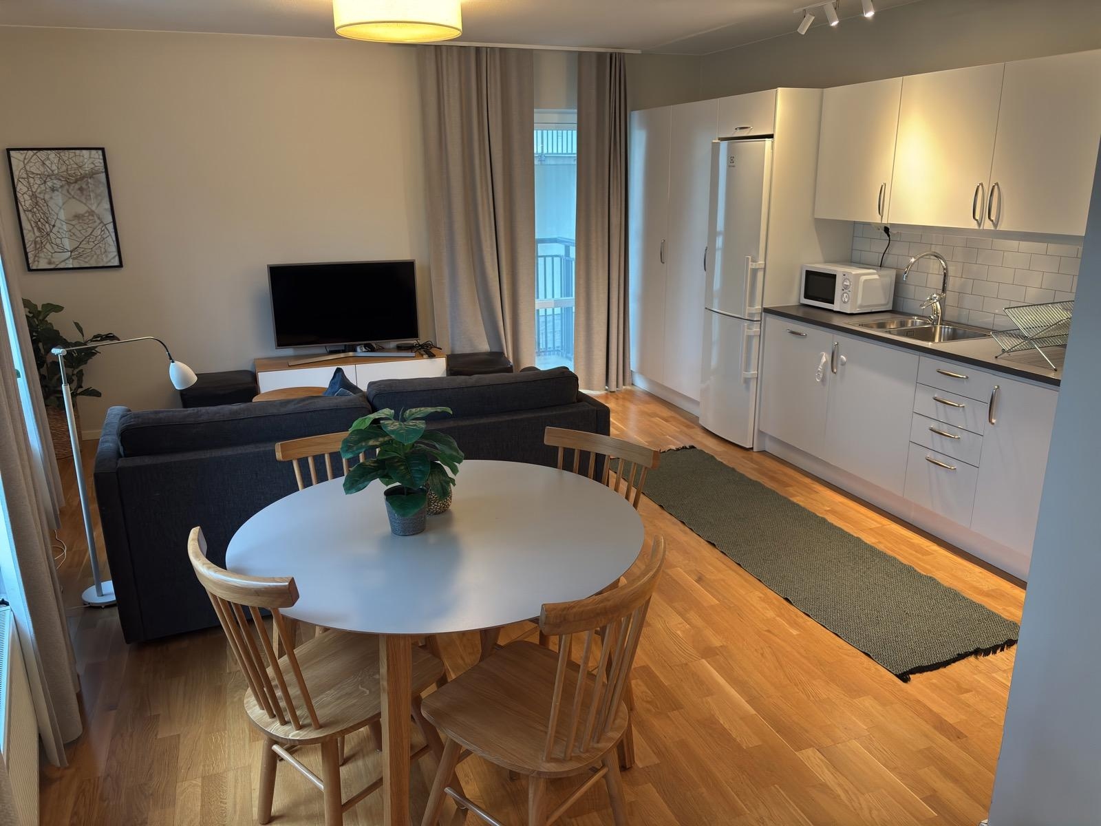 Inventarier till fullt möblerad tvårummare - se alla bilder för komplett innehåll