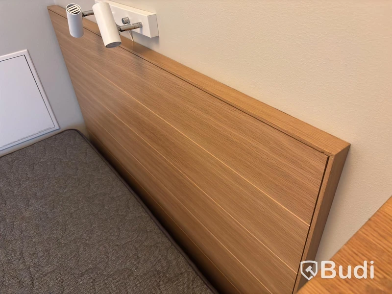 Inventarier till fullt möblerad enrummare - se alla bilder för komplett innehåll