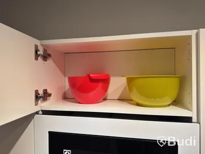 Inventarier till fullt möblerad enrummare - se alla bilder för komplett innehåll