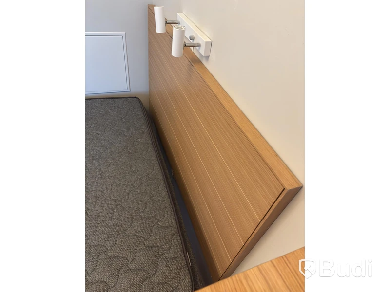 Inventarier till fullt möblerad enrummare - se alla bilder för komplett innehåll