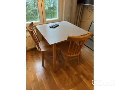 Inventarier till fullt möblerad enrummare - se alla bilder för komplett innehåll