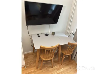 Inventarier till fullt möblerad enrummare - se alla bilder för komplett innehåll